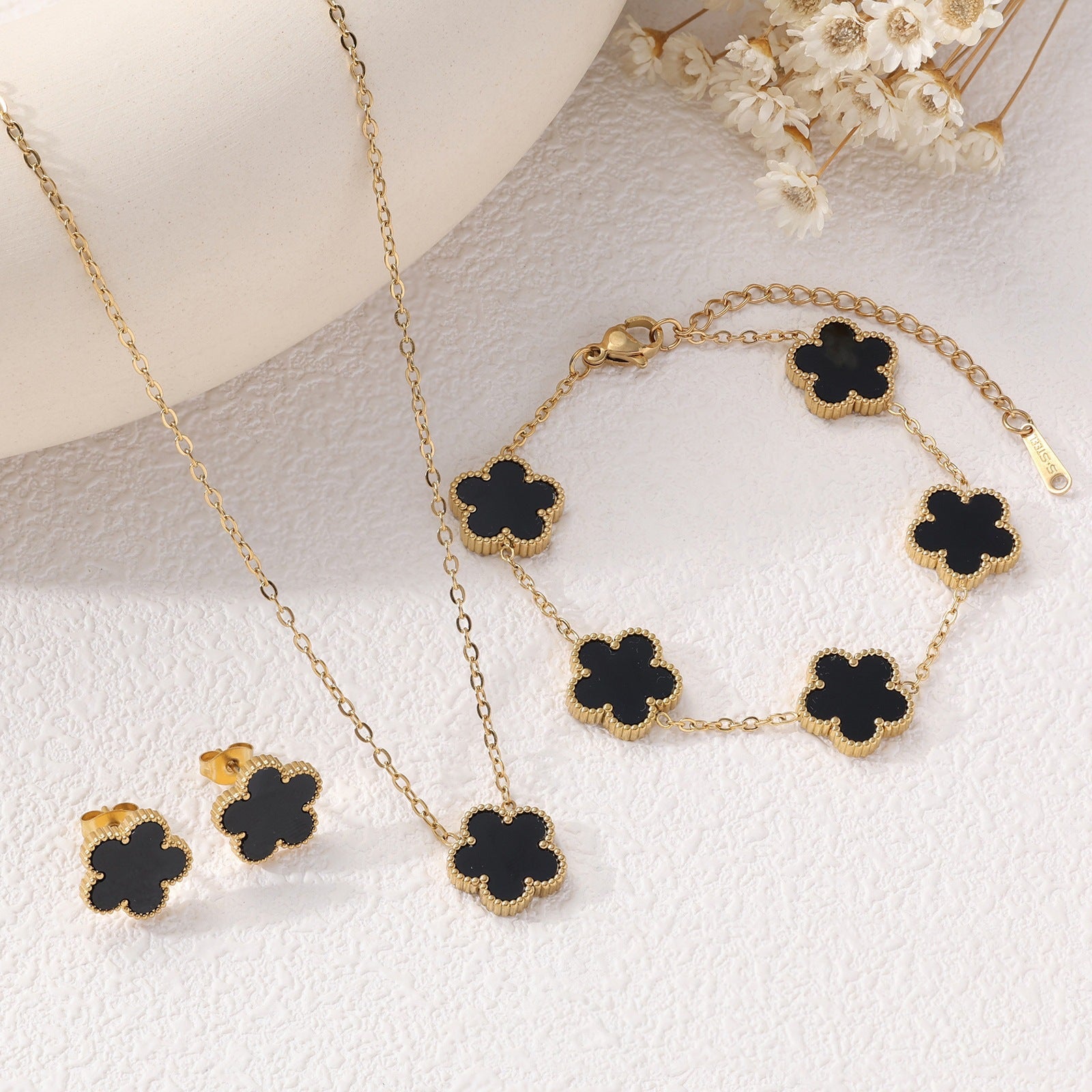 Clover Five-Petal Bracelet Jewelry